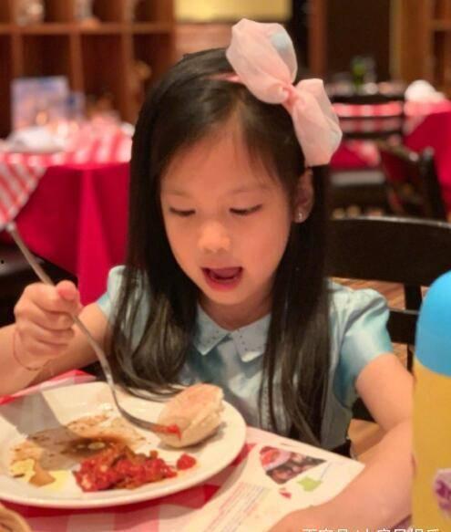 娱乐吃瓜酱女儿,揭秘明星家庭背后的温馨故事  第3张